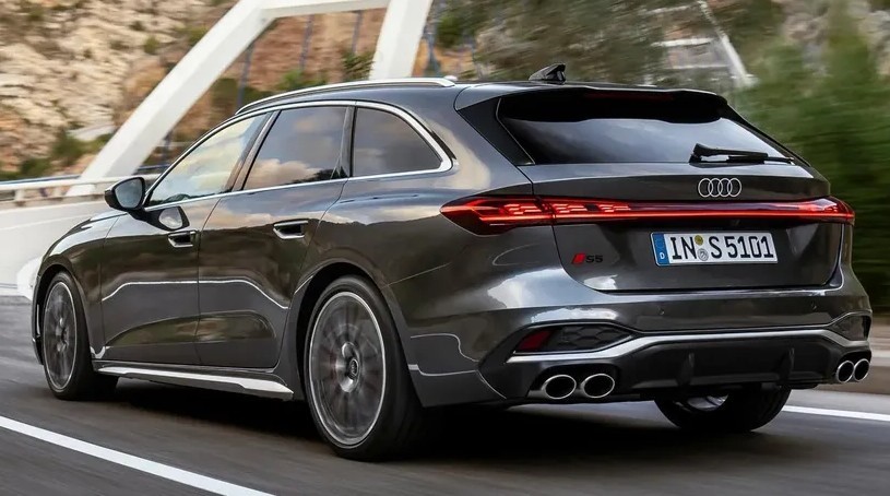 آئودی RS5 Avant